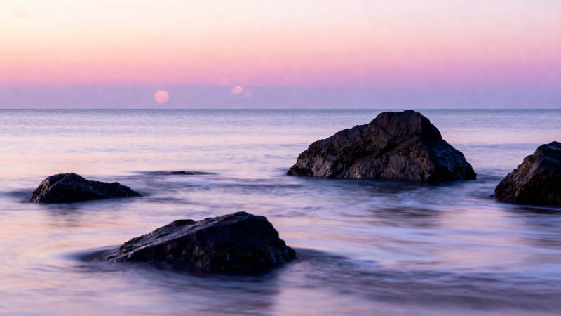 暮色海岩静谧图片