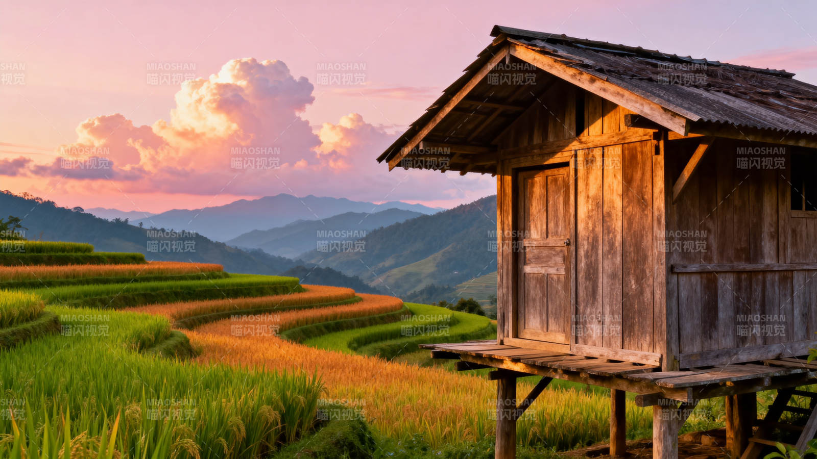 梯田暮色小屋图片