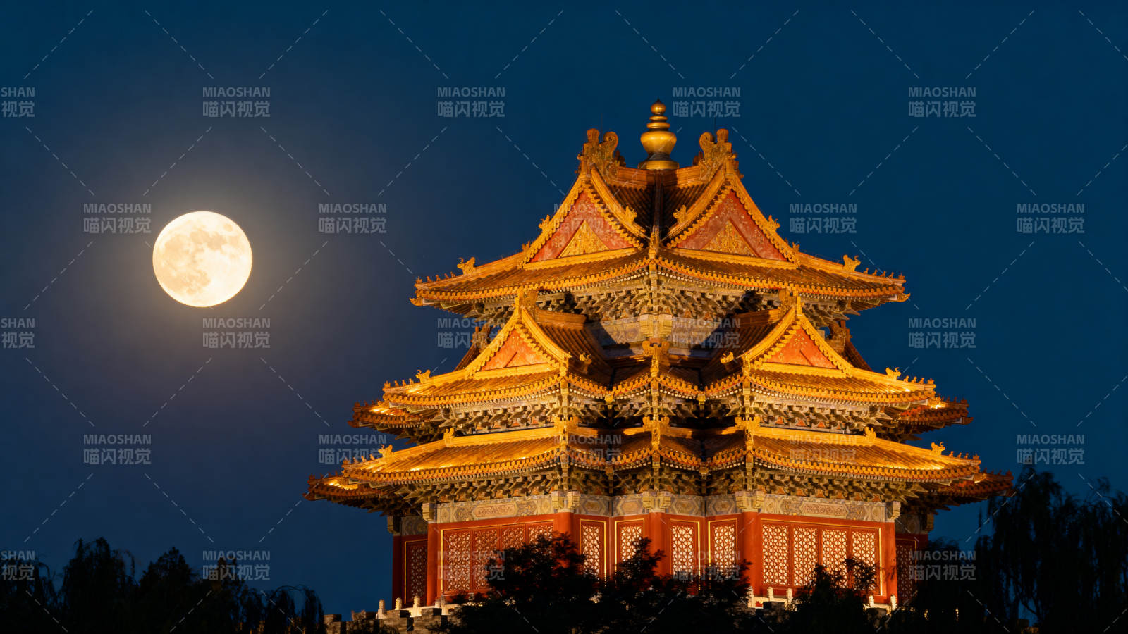 月照古殿夜景图片