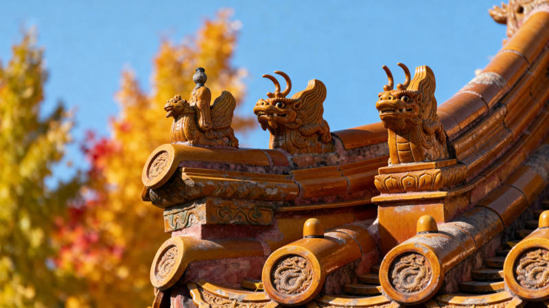 秋日古建筑屋脊图片