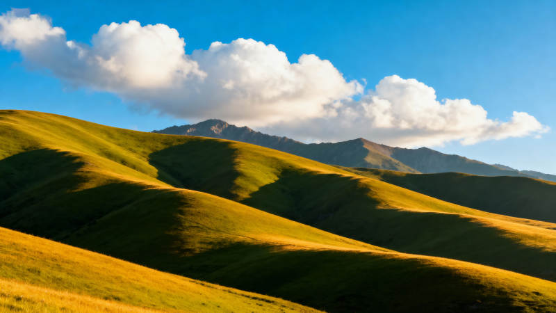 青山碧空云影图片