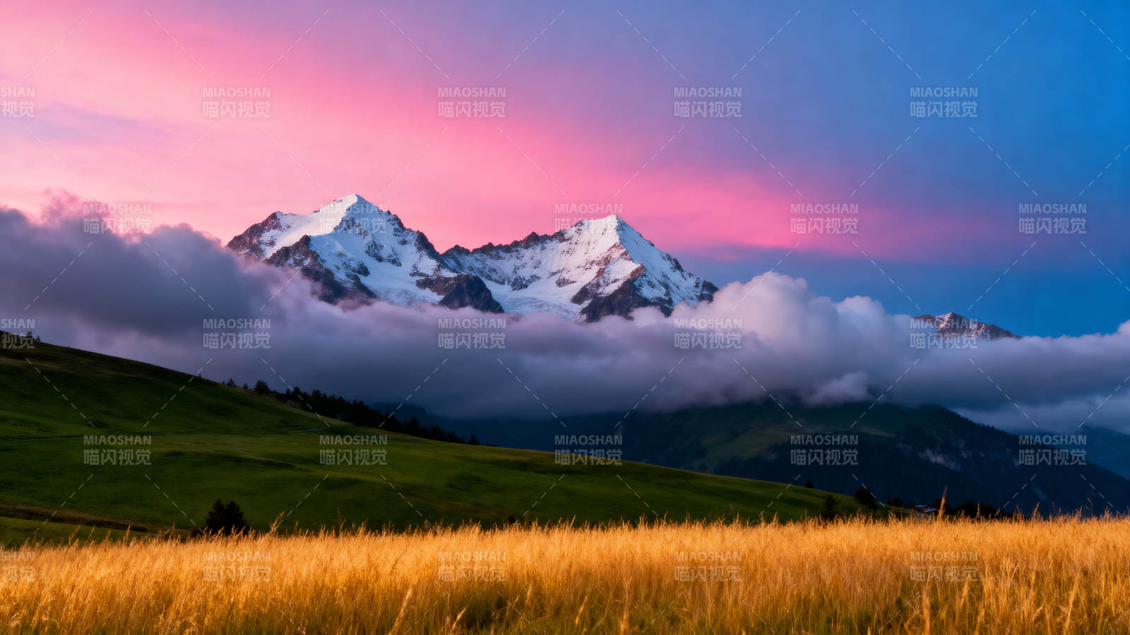 雪山日出云海图片