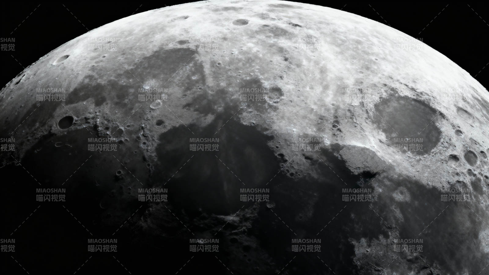 月球表面特写图片