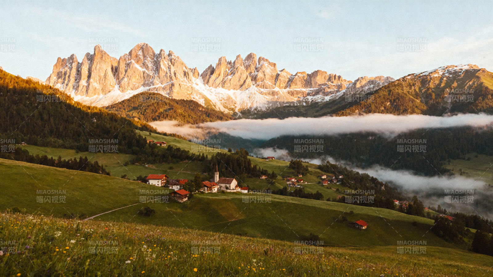 阿尔卑斯山晨景图片