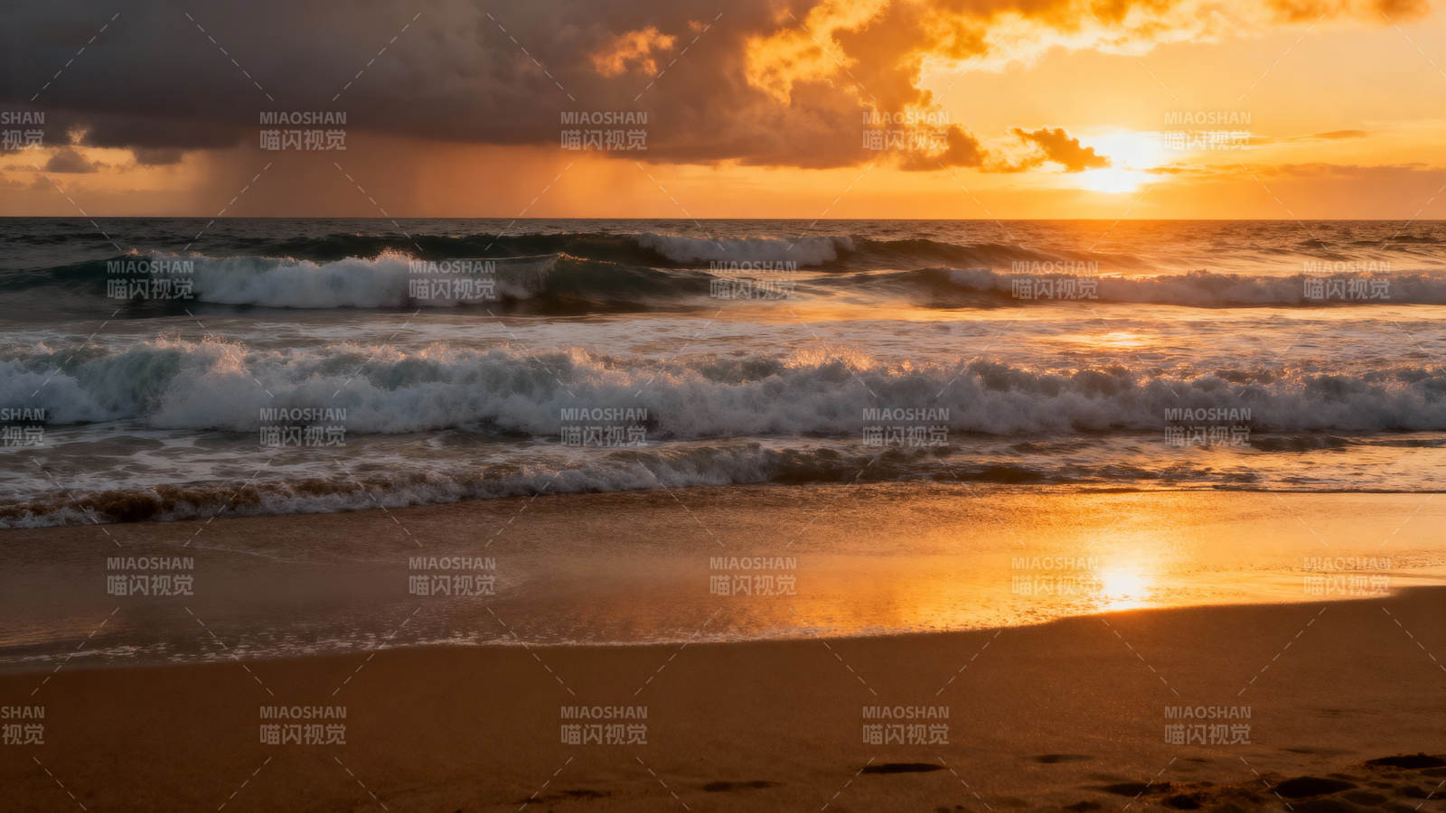 夕阳海浪沙滩图片