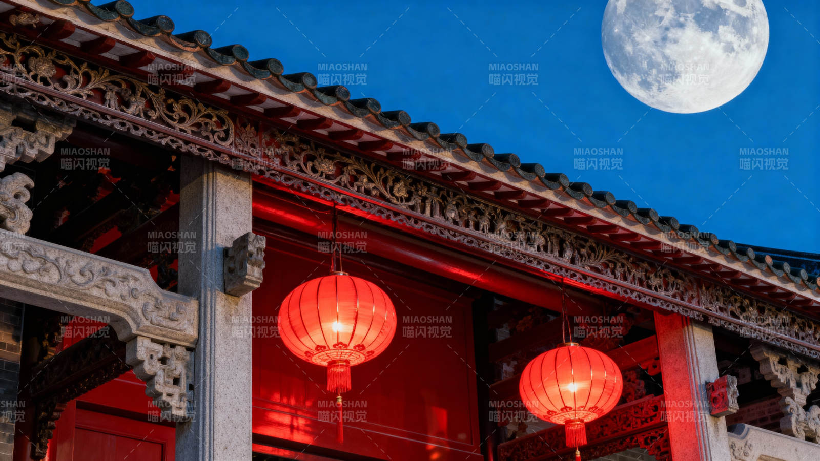 月下红灯映古檐图片