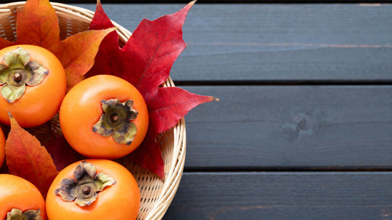 秋日柿子与红叶图片