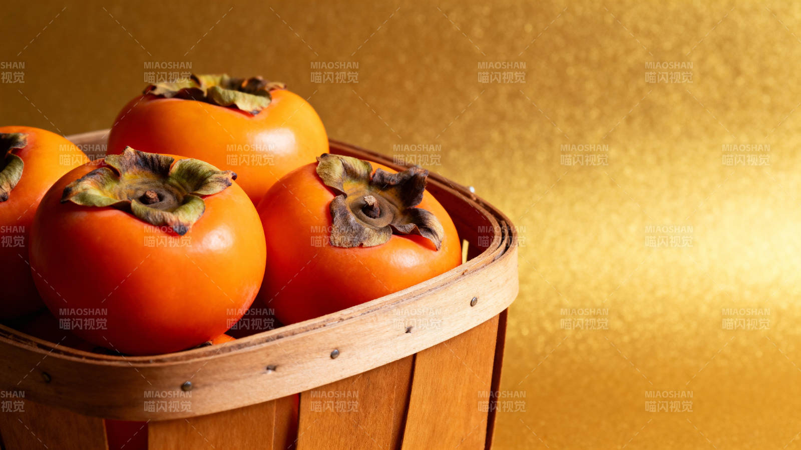 金秋柿子满篮香图片