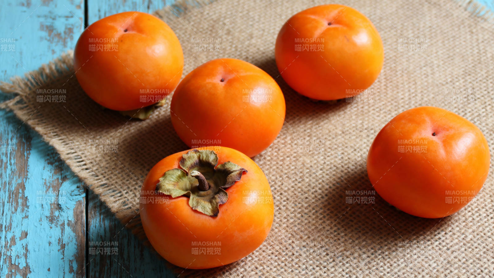 新鲜柿子静物图图片