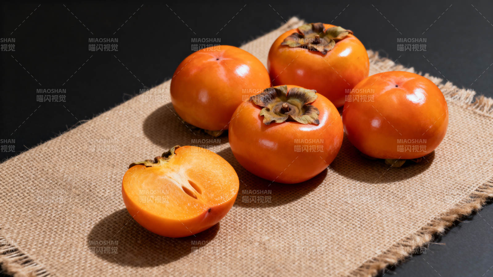 新鲜柿子摆盘图片