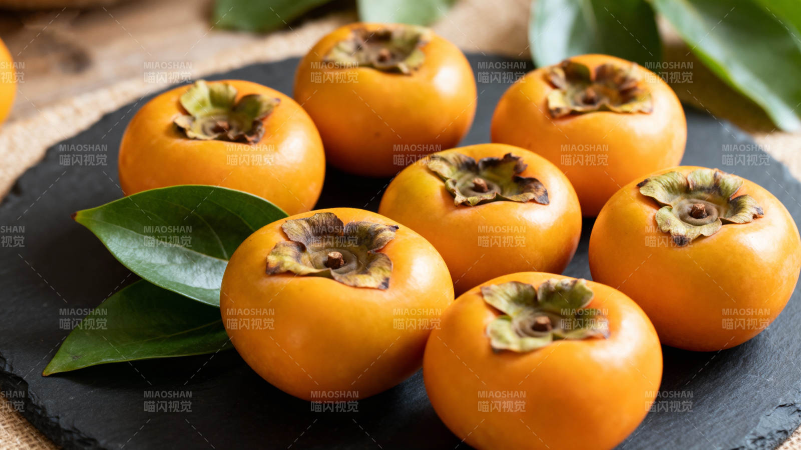 新鲜柿子摆盘图片