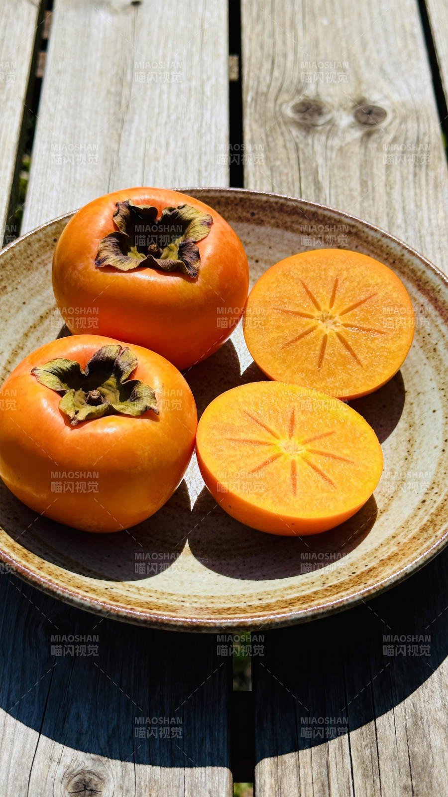 柿子切开的美味图片