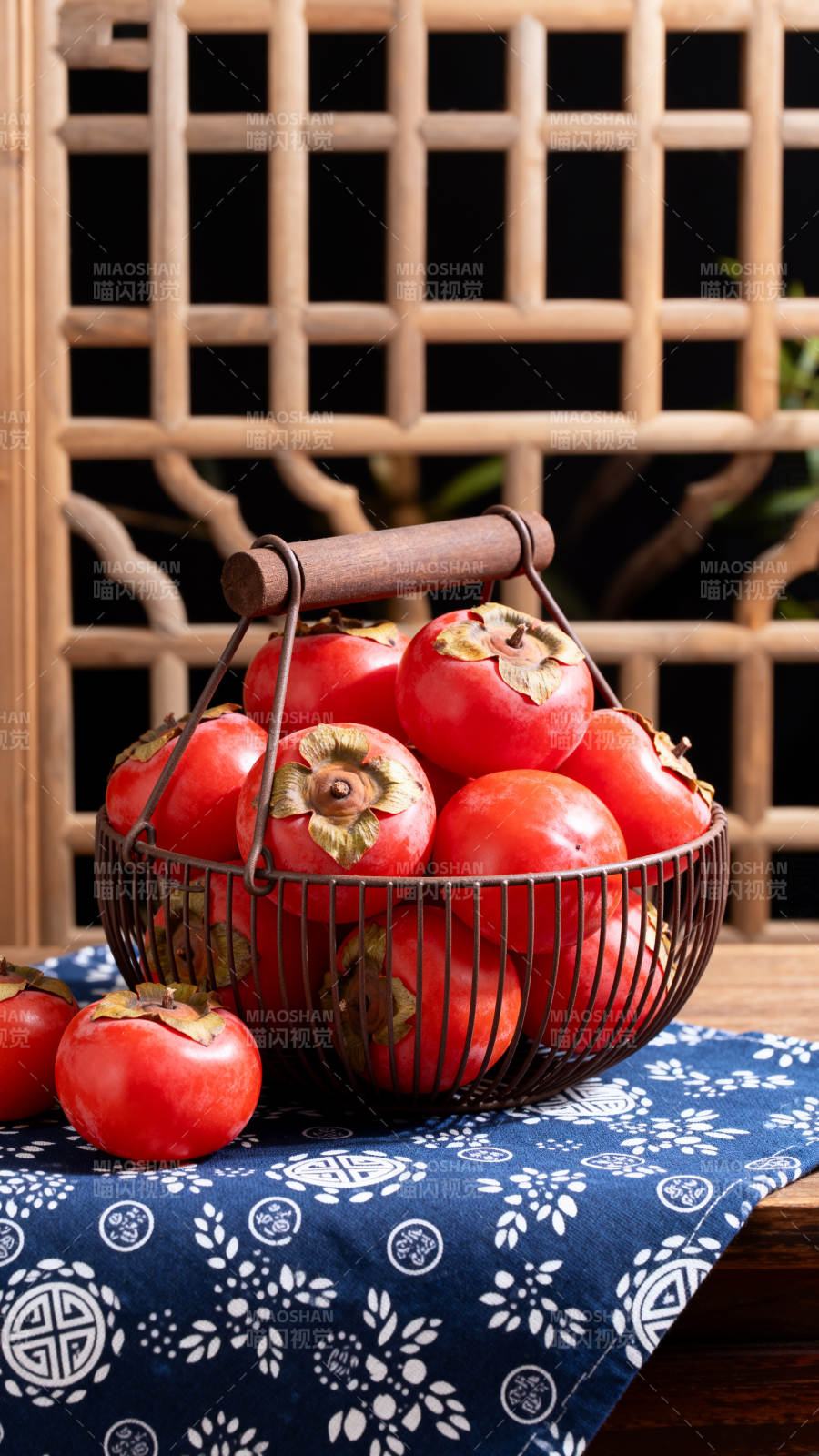 柿子满篮秋意浓图片