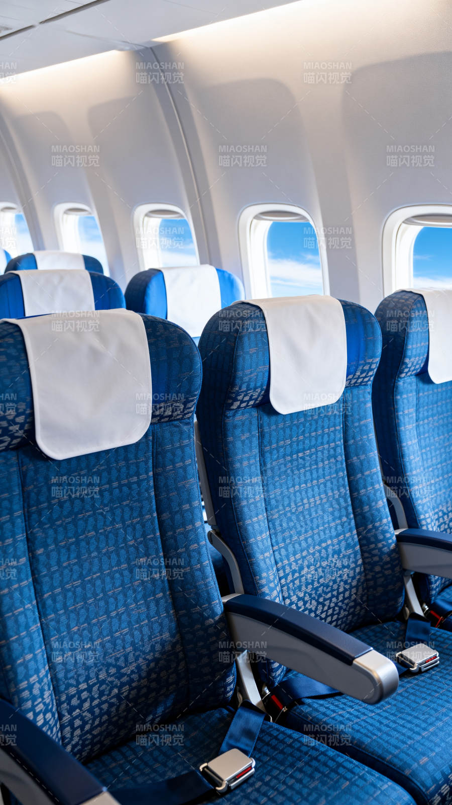 蓝天下的舒适航程图片