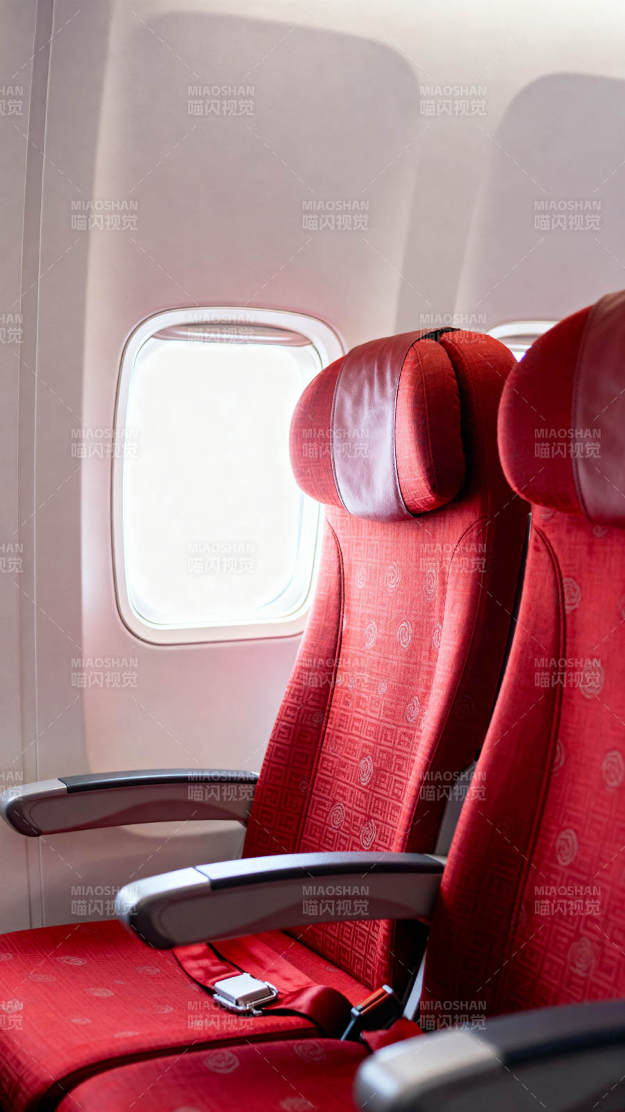 红色航空座椅图片