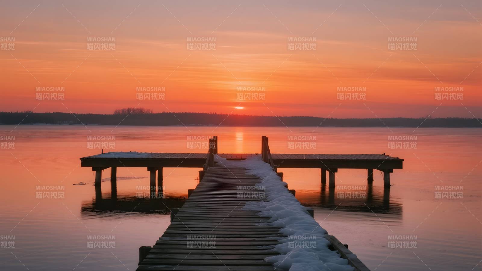 雪桥日落湖景图片
