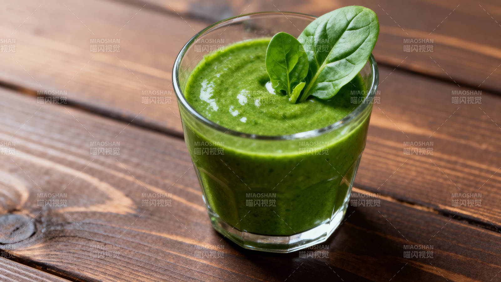 绿色蔬果汁图片