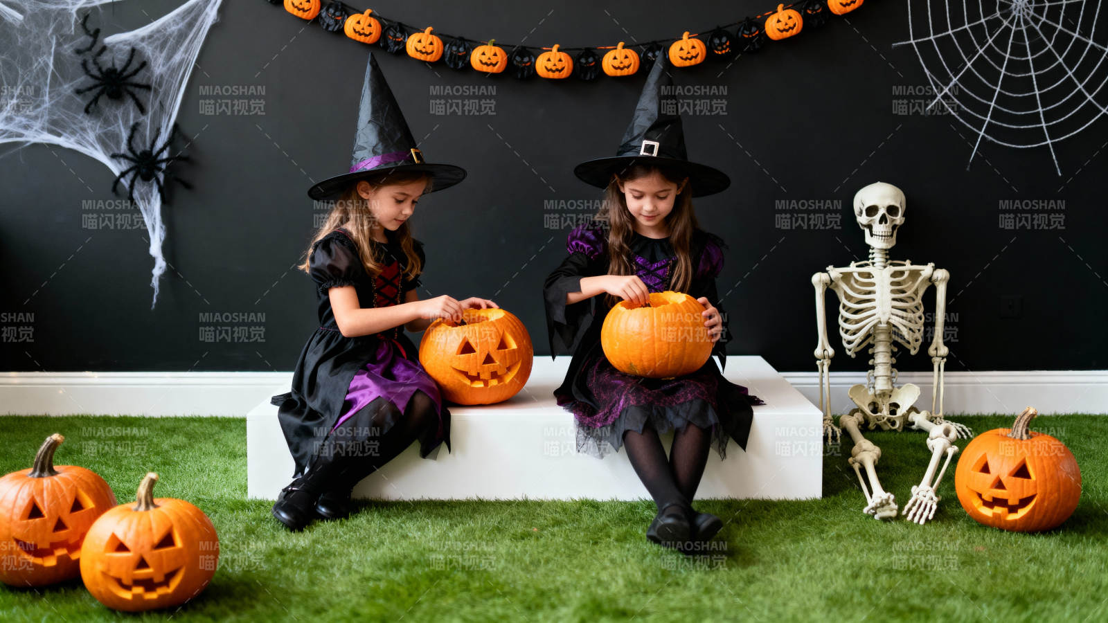 万圣节小女巫雕刻南瓜图片