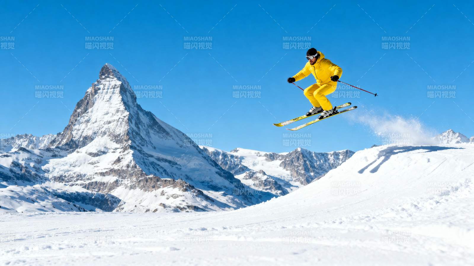 雪山飞驰 跃动瞬间图片