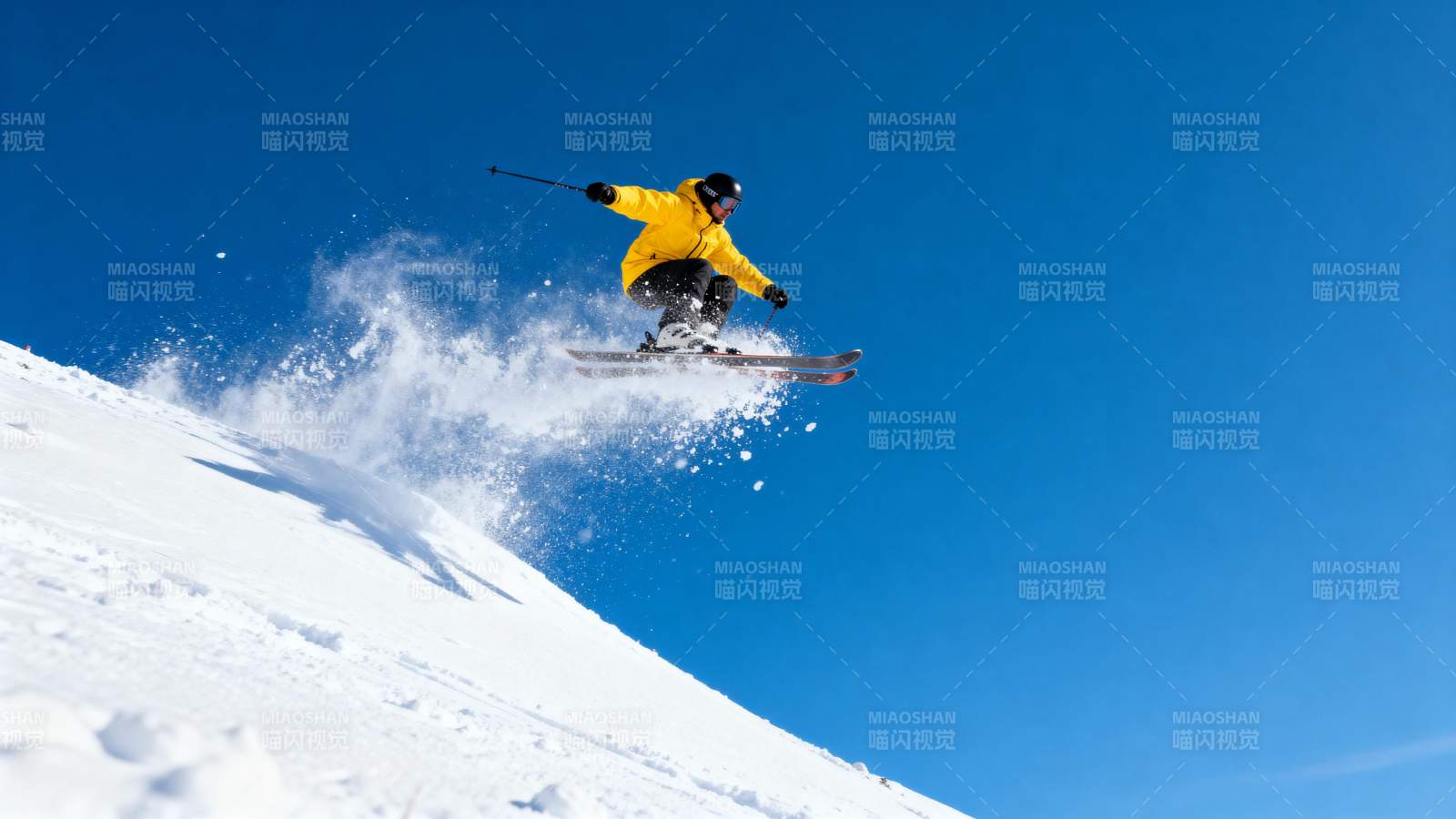 滑雪者腾空而起图片