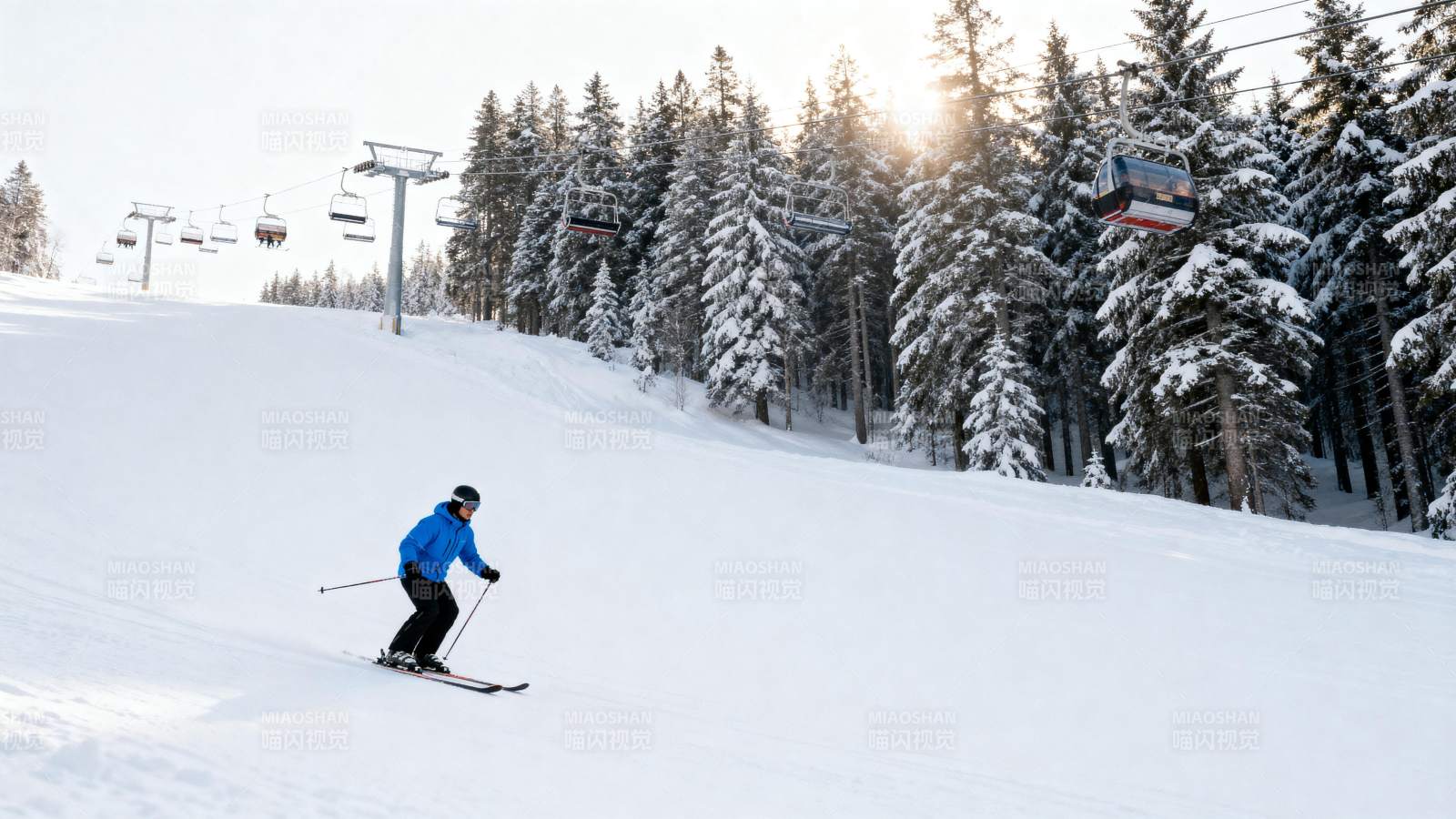 雪道上的滑雪者图片