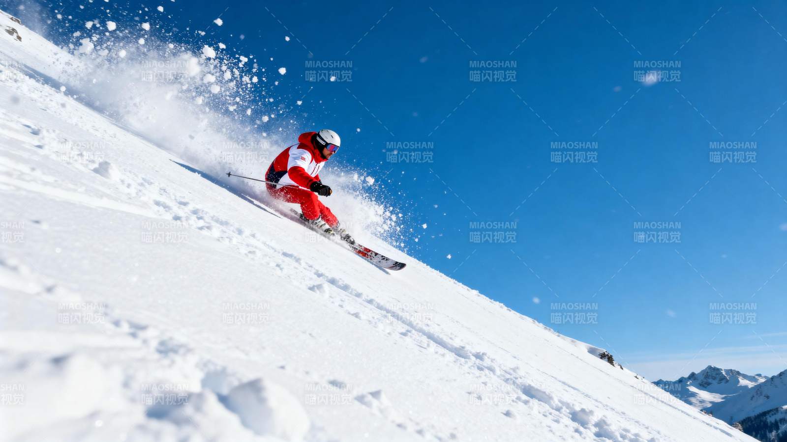 雪坡疾驰 尽享滑雪乐趣图片