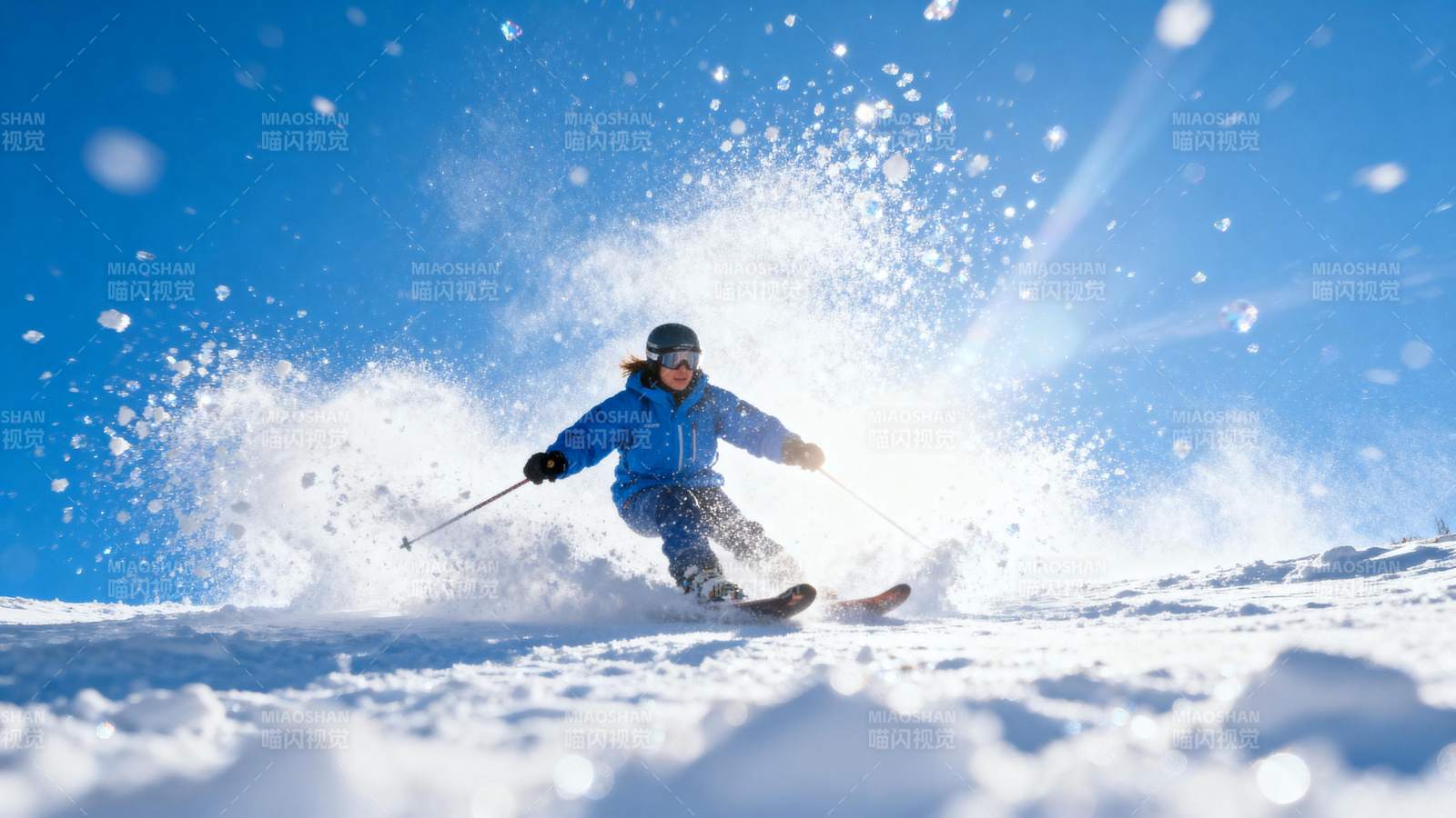 滑雪者疾驰雪原图片