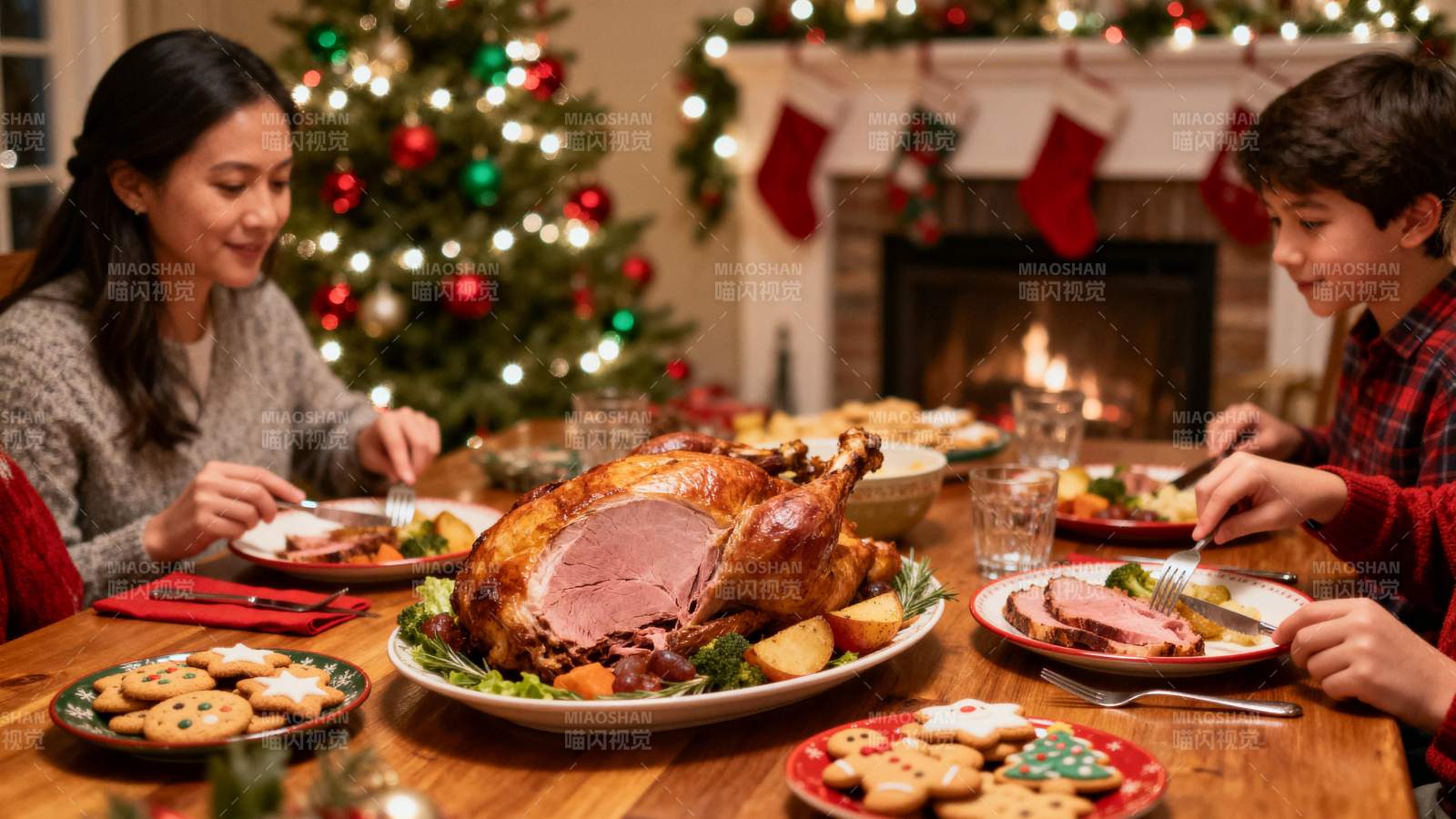 温馨圣诞家宴图片