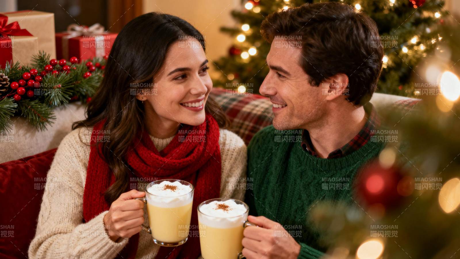 圣诞情侣共饮热饮图片