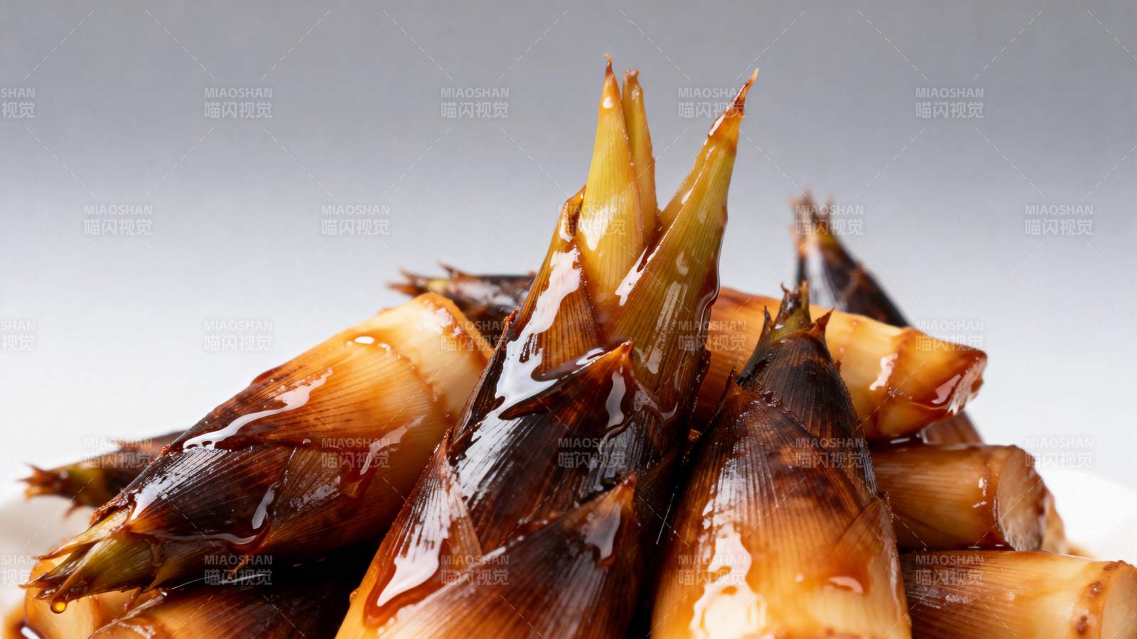 烤竹笋特写图片