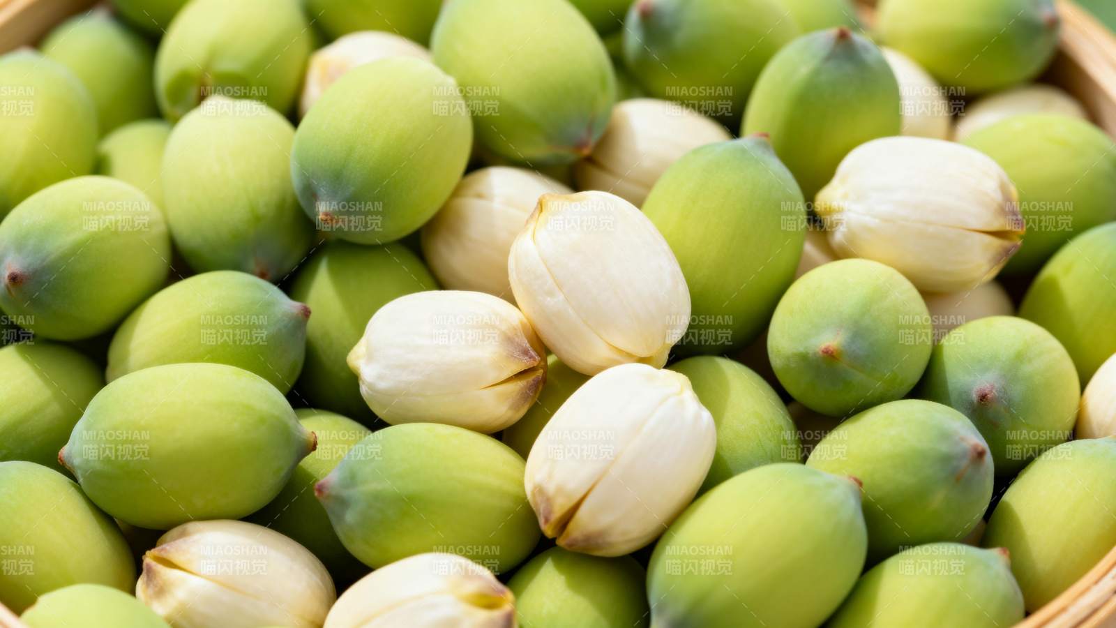 青橄榄与白果仁图片