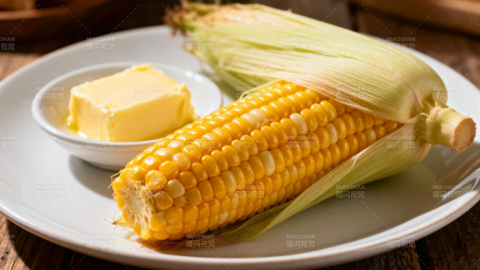 玉米配黄油图片