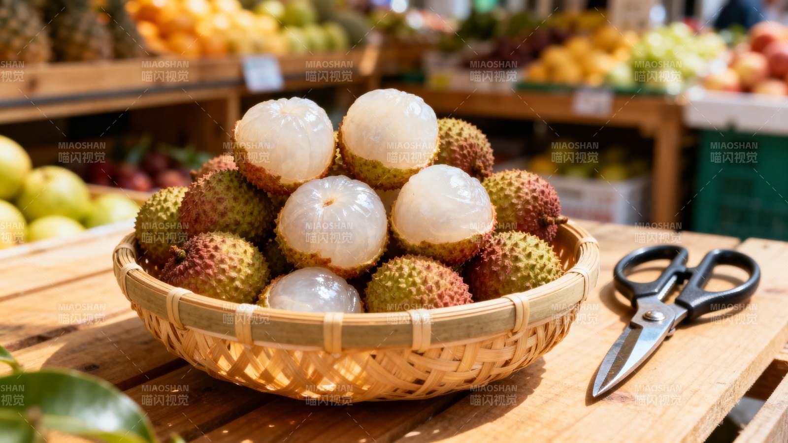 新鲜荔枝摆盘图片