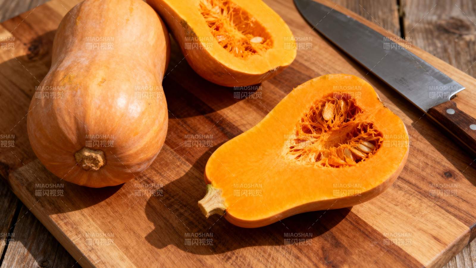 南瓜切开准备烹饪图片