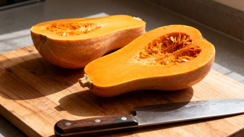 南瓜切开准备烹饪图片