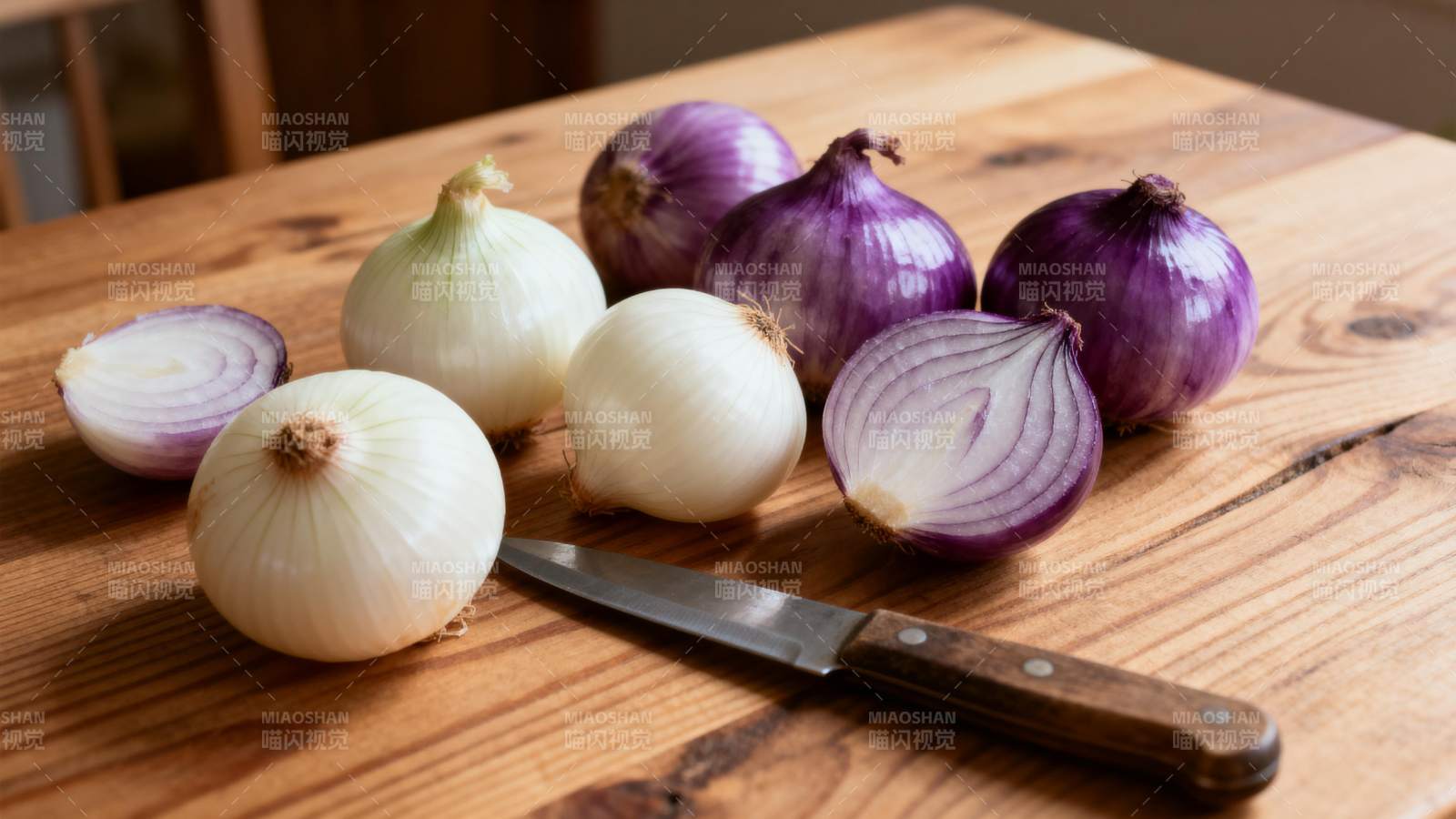 洋葱与刀具静物图图片