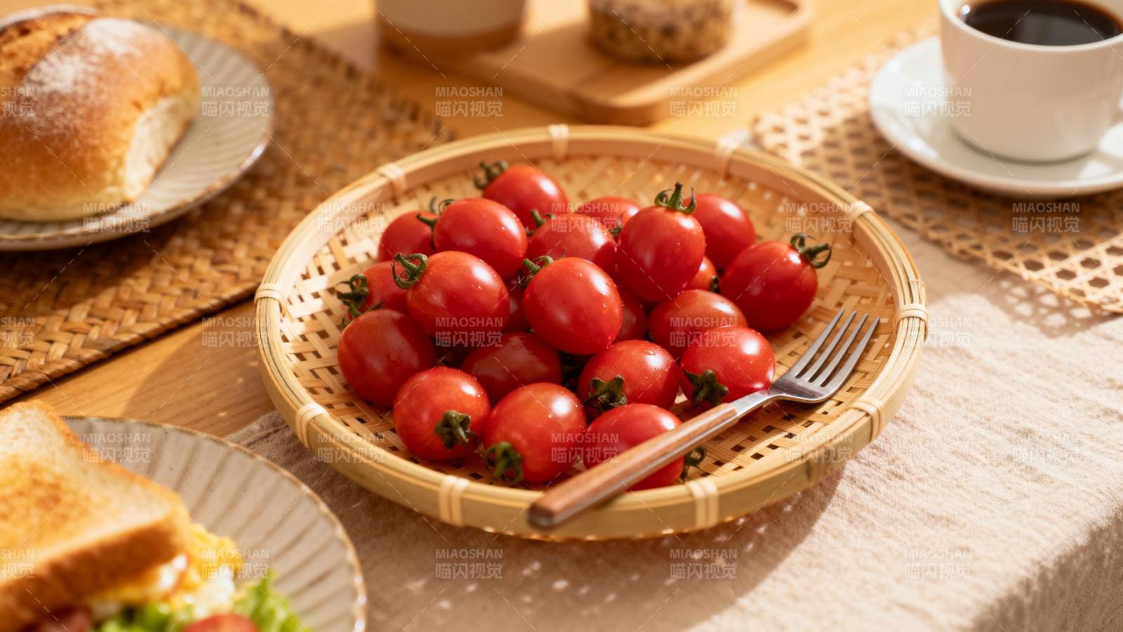 新鲜樱桃番茄图片