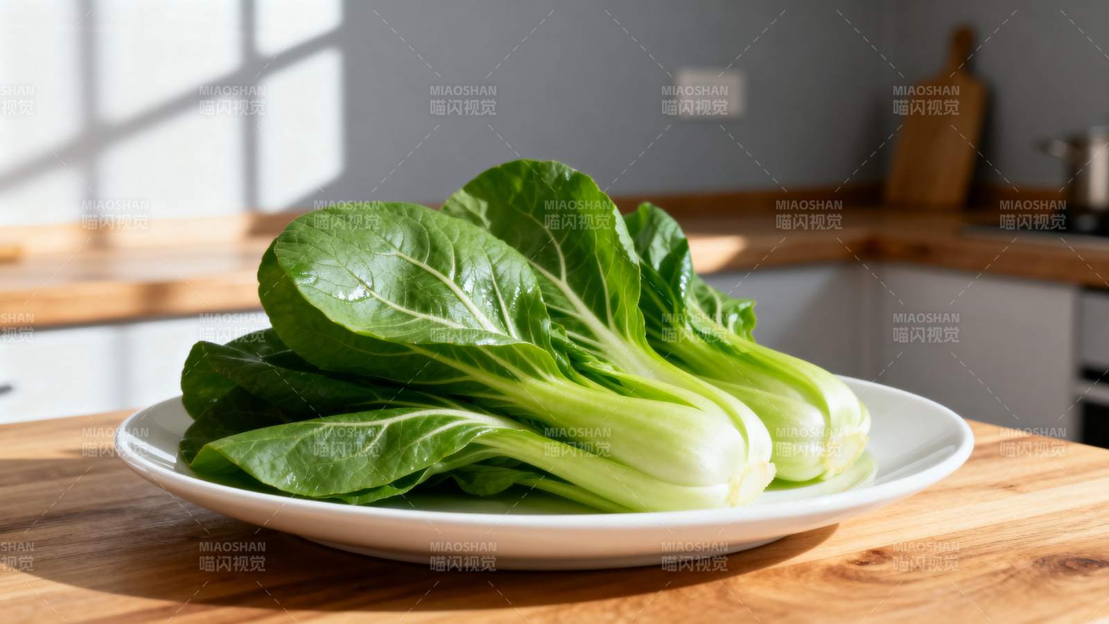 新鲜小白菜摆盘图片