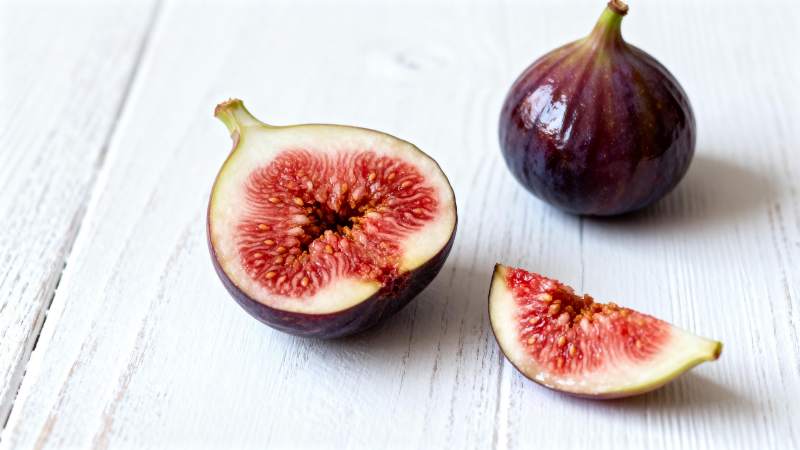 新鲜无花果切片图片
