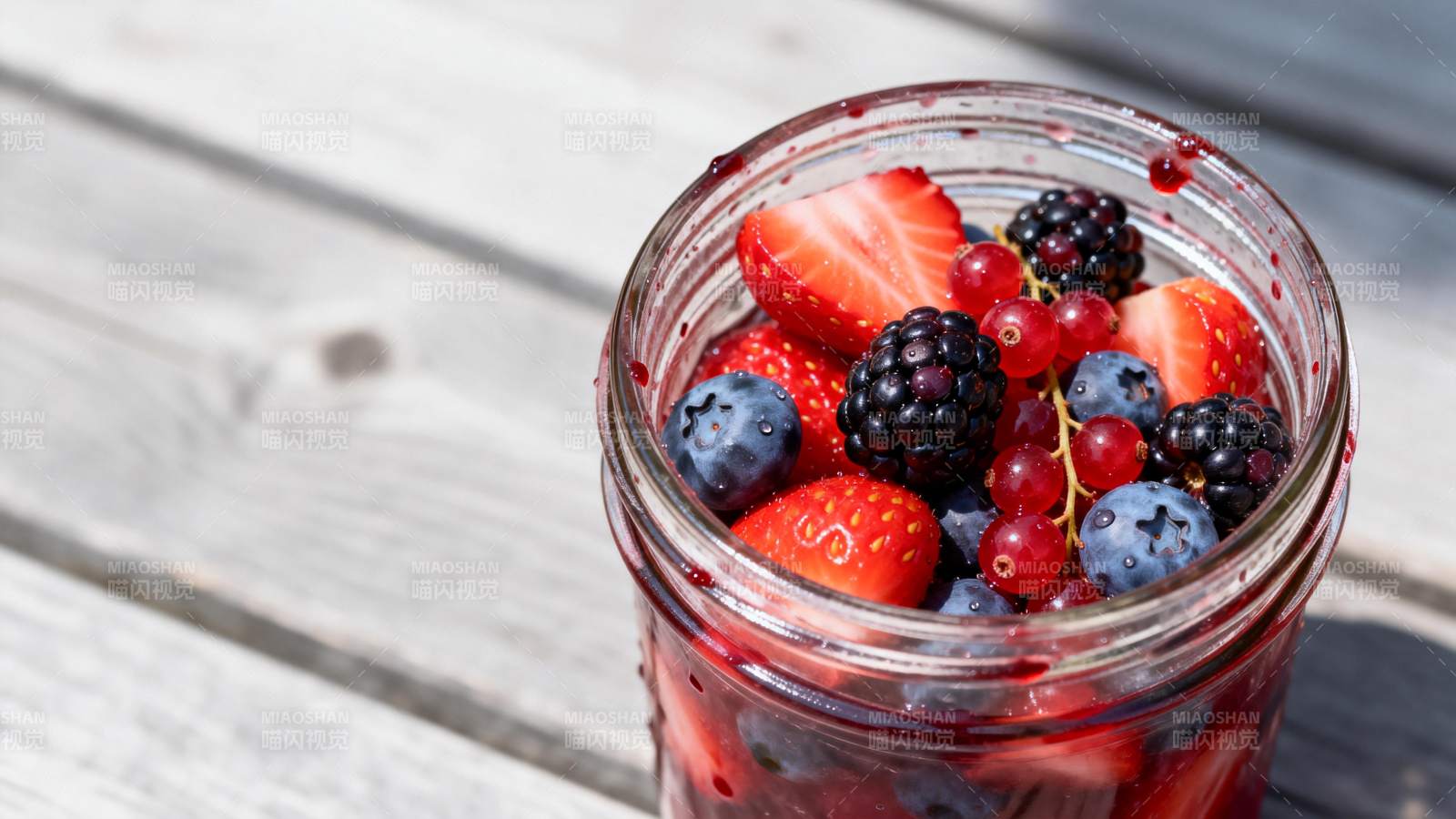 缤纷水果罐头图片