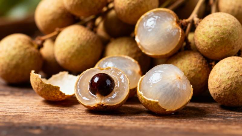 新鲜龙眼特写图片