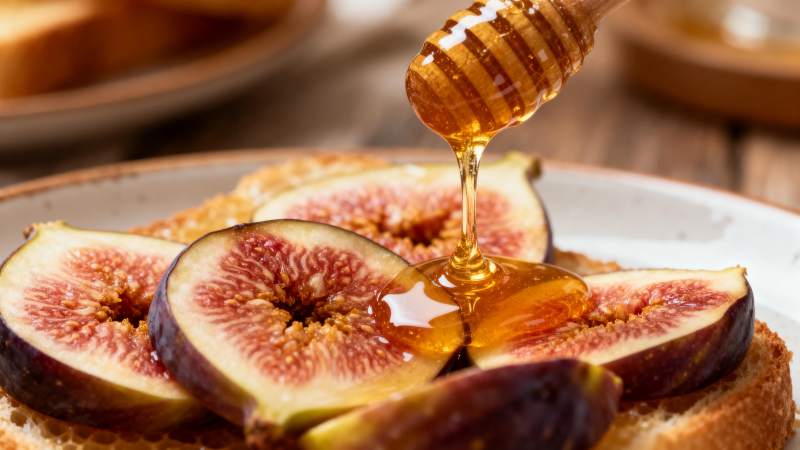 蜂蜜淋无花果吐司图片