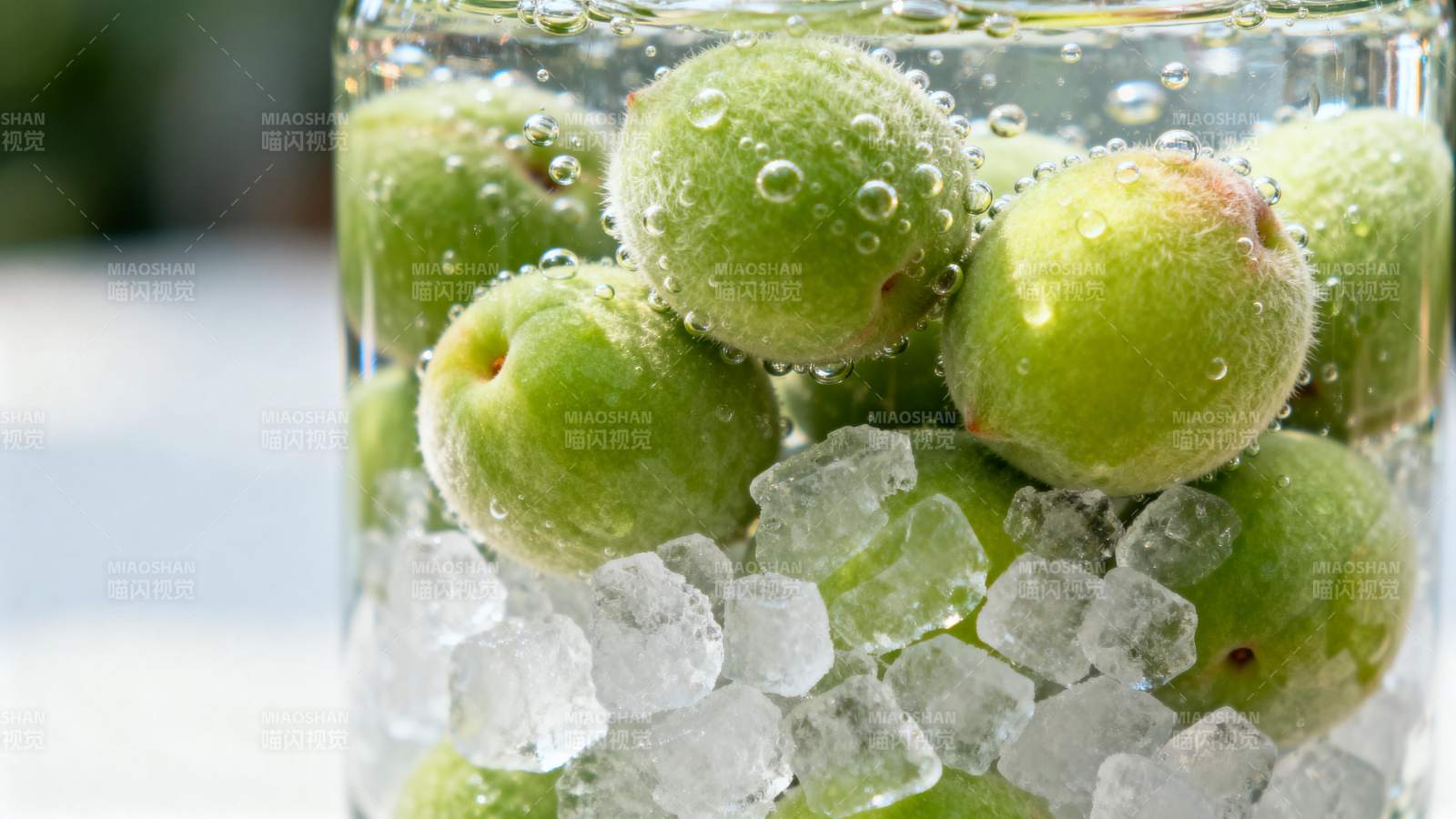 青梅冰水特写图片