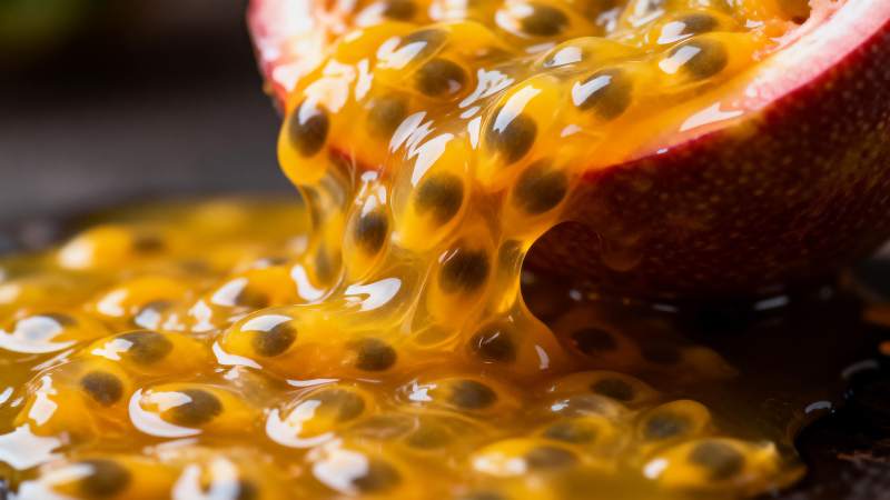 百香果爆浆特写图片