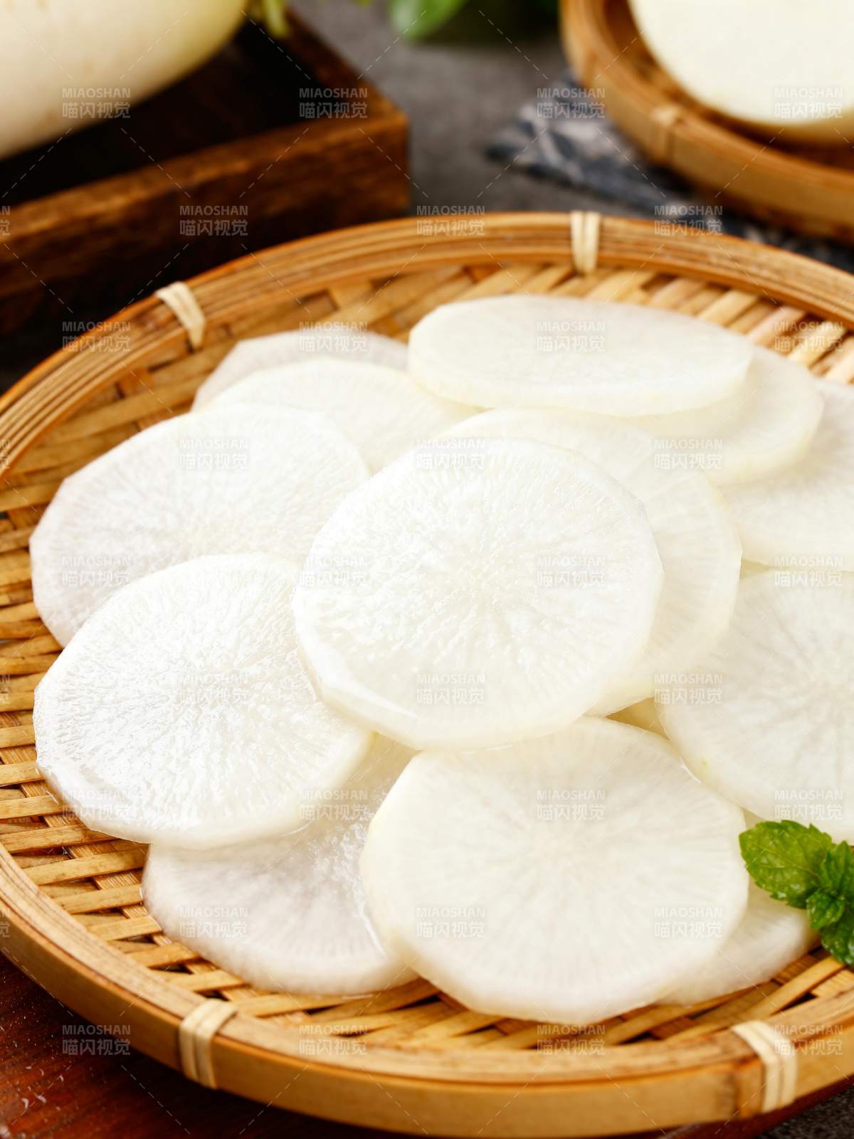 清脆白萝卜片图片