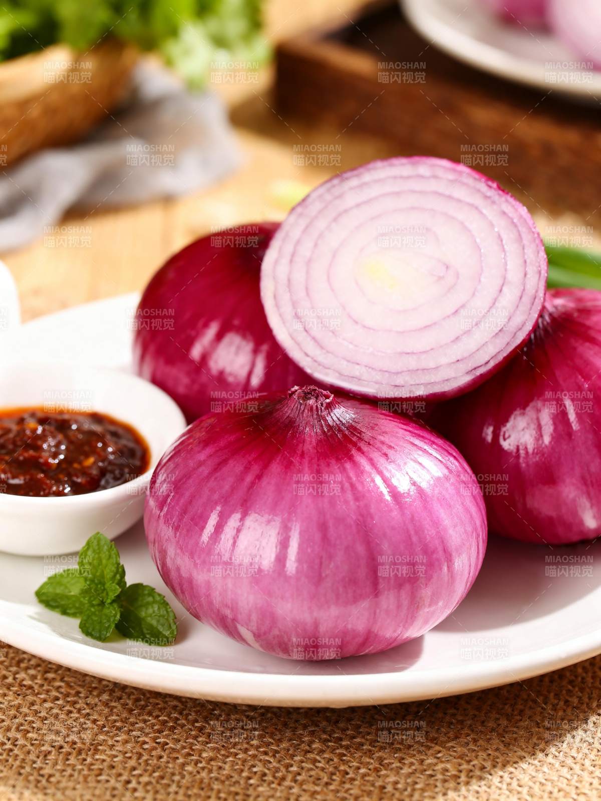 紫洋葱鲜切摆盘图片