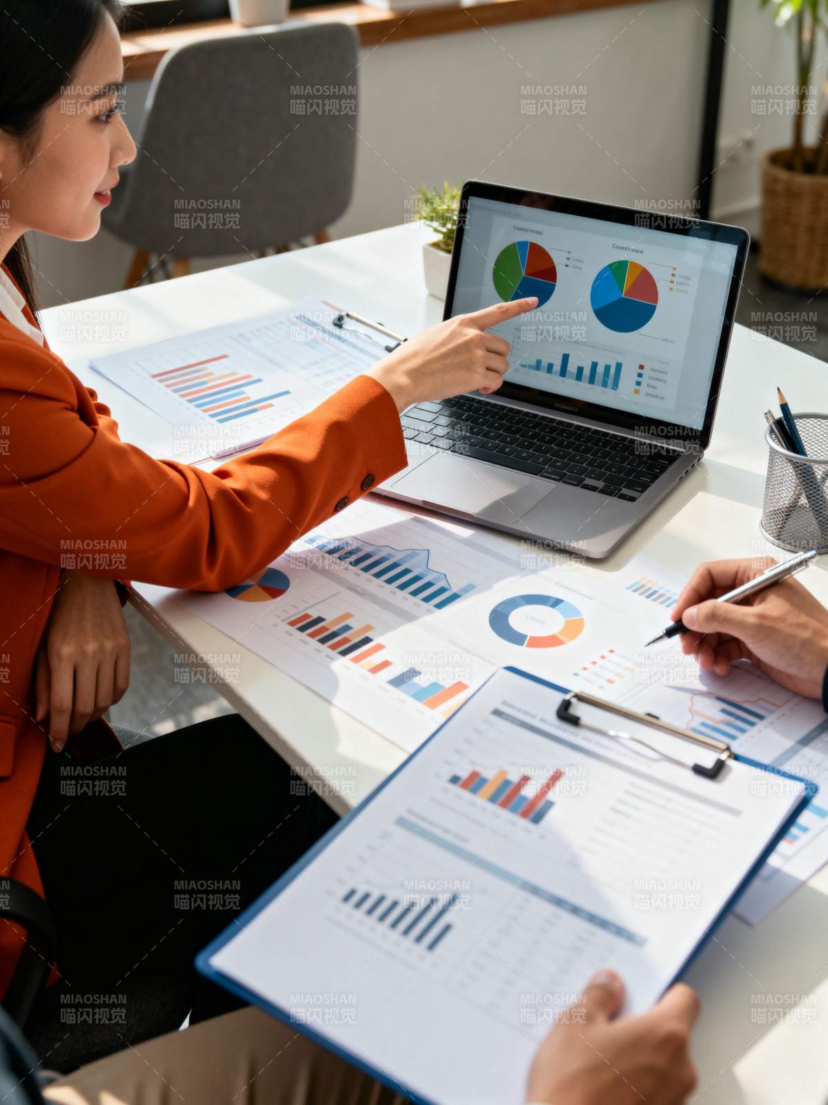 数据分析会议现场图片