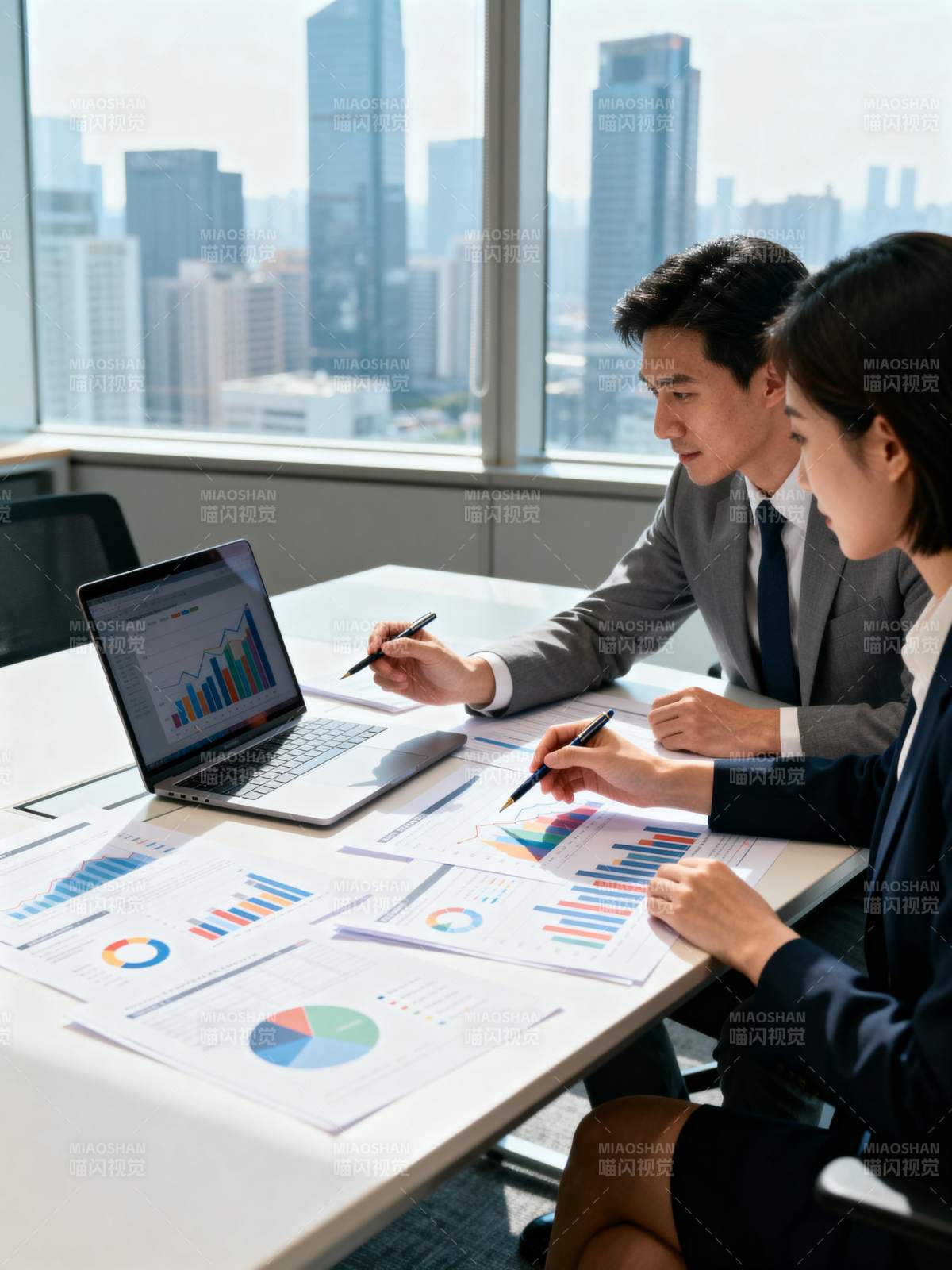 商务会议分析数据图片