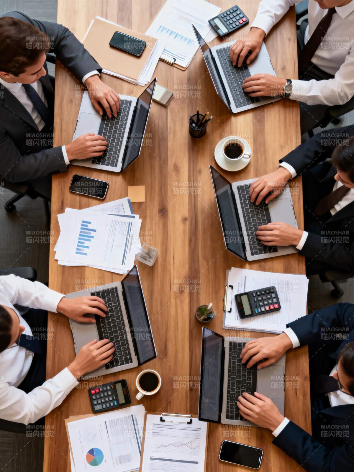商务会议高效协作图片