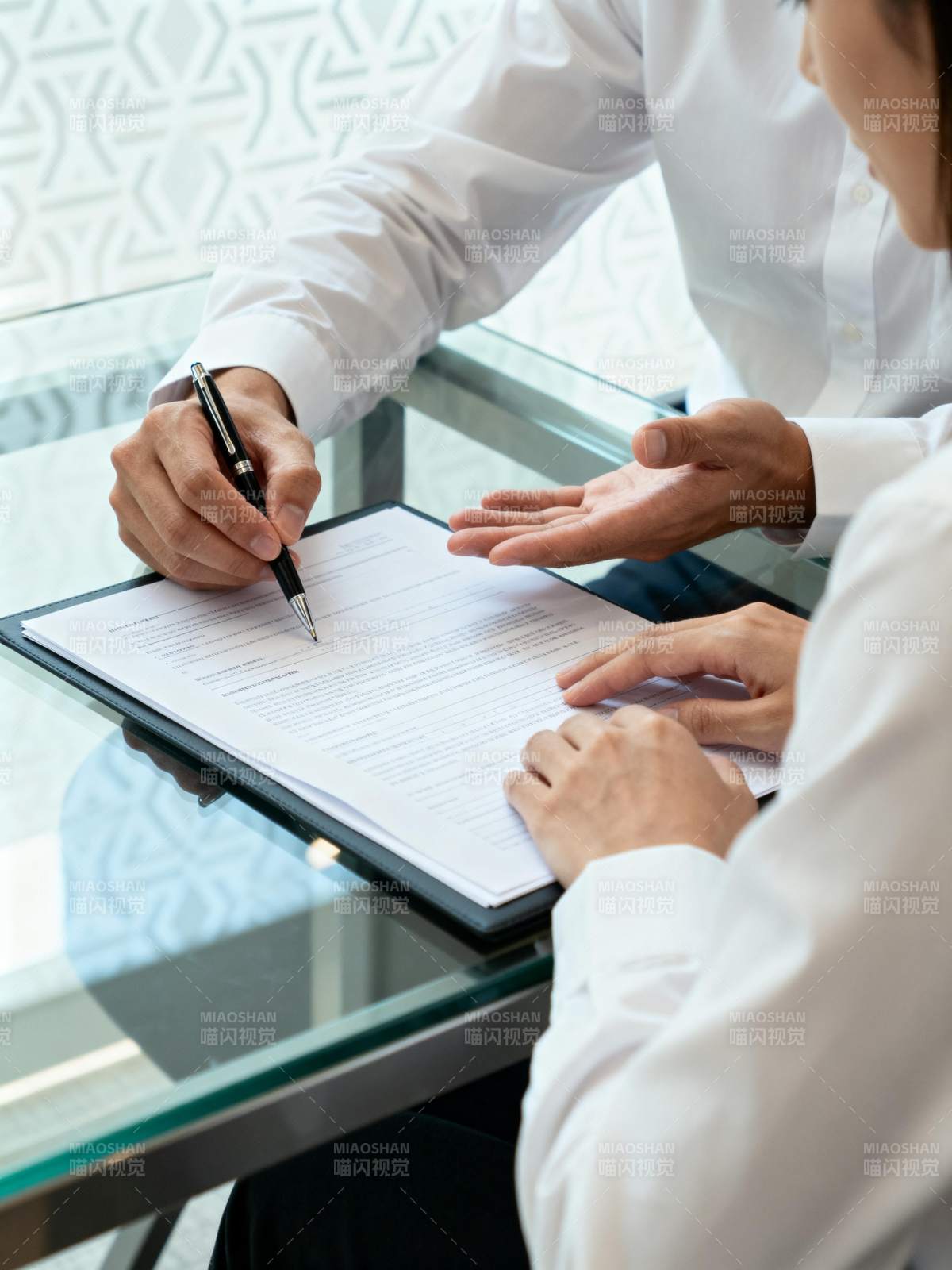 签约瞬间图片